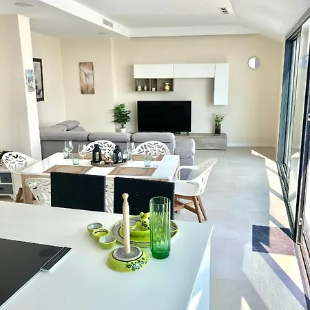 Luxury Penthouse Jacobo - The View Апартаменты Фуэнхирола