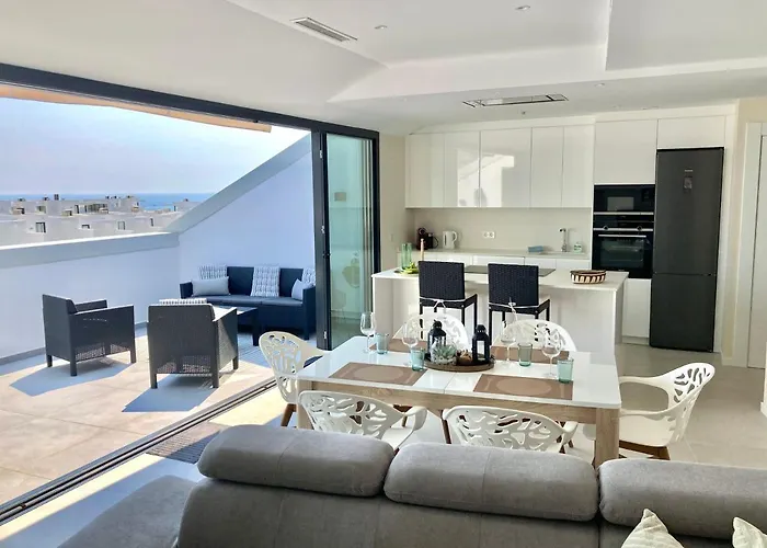 Luxury Penthouse Jacobo - The View Apartment