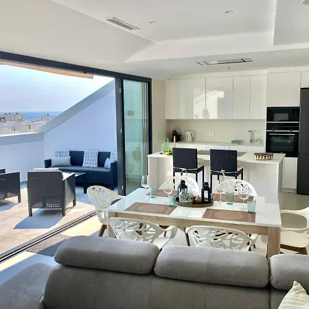 Luxury Penthouse Jacobo - The View Apartment